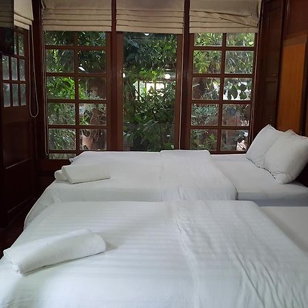 Ruean Mai Chai Khlong Amphawa Exterior photo