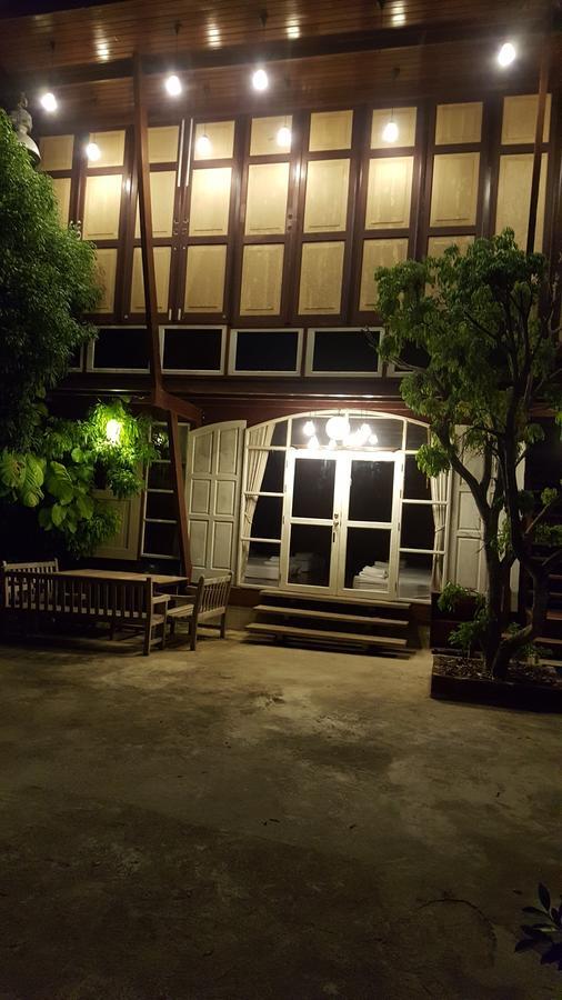 Ruean Mai Chai Khlong Amphawa Exterior photo