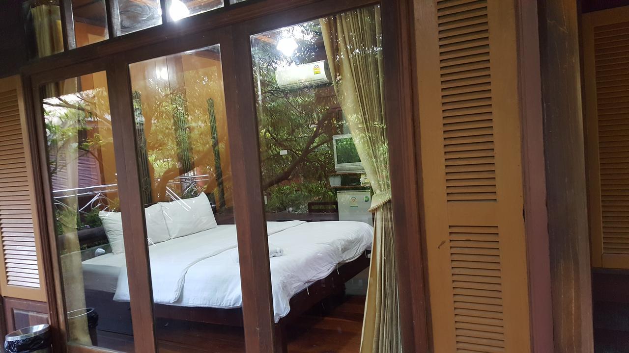 Ruean Mai Chai Khlong Amphawa Exterior photo